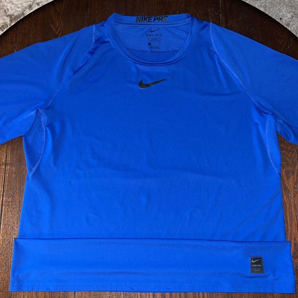 Nike tee